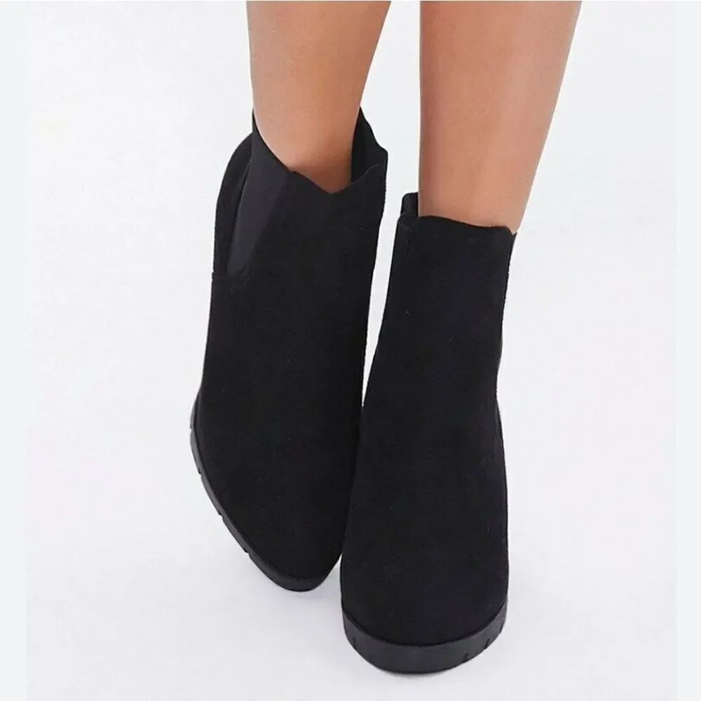 FOREVER 21 ALMOND TOE FAUX LEATHER SUEDE BOOT